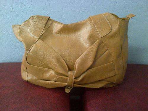 LATE ENTRY!! GORGEOUS HANDBAG IN TAUPE!!!