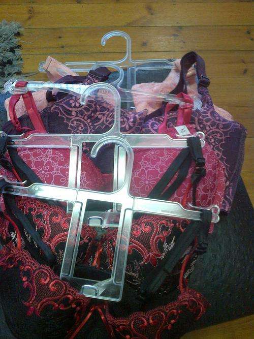 SALE!!! BRAS AND BRA SETS!! MIXED SIZES & STYLES!! FREE SHIPPING!!!!