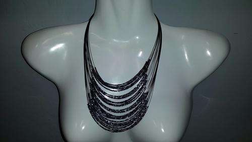 LATE ENTRY!!! GORGEOUS BLACK BEAD NECKLACE - COMES WITH LOVELY GIFT BAG