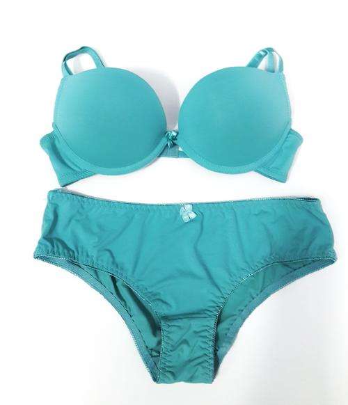 LATE ENTRY!!! BEAUTIFUL CLEAVAGE BRA SET - SIZES 32B 34B