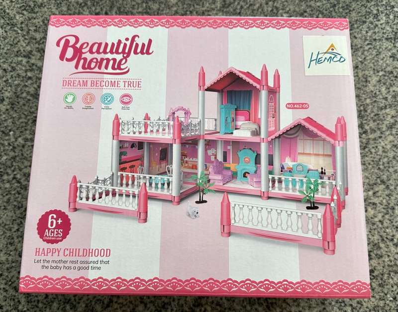 GIRLS DOLL PLAY HOUSE I SEALED