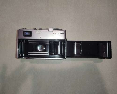 Minolta Hi-Matic 9 - Antique Camera *Untested*