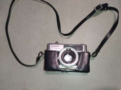Minolta Hi-Matic 9 - Antique Camera *Untested*