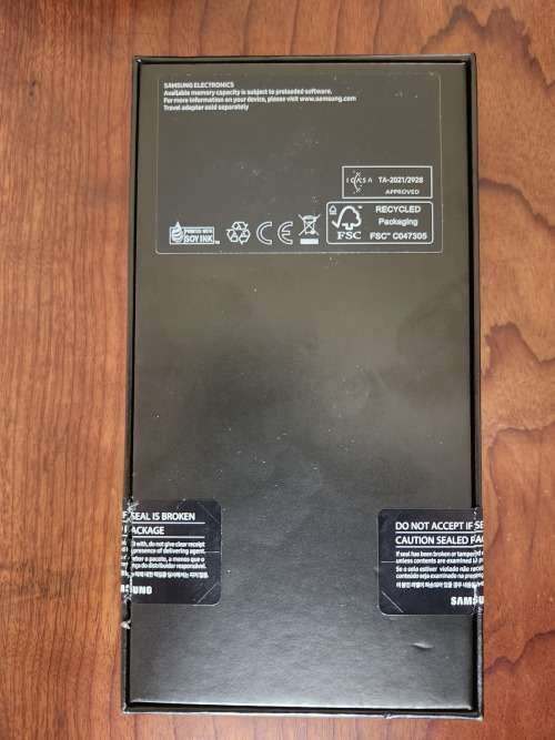 Samsung Galaxy S22, Black - 256GB, 8GB RAM - plus extras