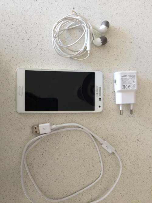 Samsung A5 pre-owned
