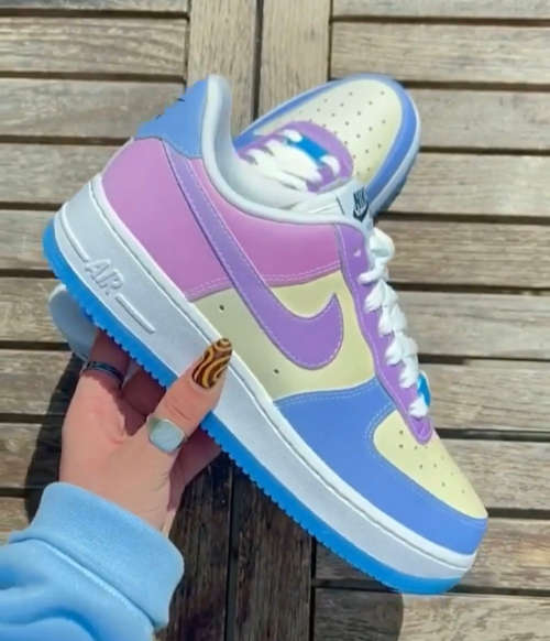 Nike Air Force 1 Color Changing (activated)