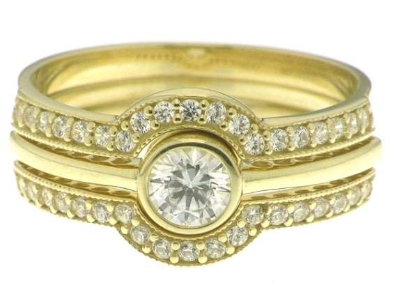 9k / 9ct gold Trip Wedding Set: simulated diamonds = GLAMOROUS. Limited!