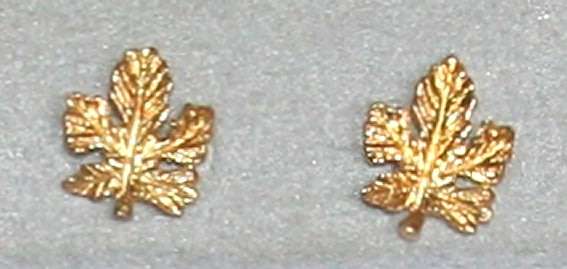 19.2k / 19.2ct Portuguese rose gold maple leaf stud EARRINGS. Ready for you. Last pair!