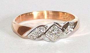Princess cut RING: 19.2k / 19.2ct Portuguese rose gold, simulated diamonds. Ready for you. Last one!