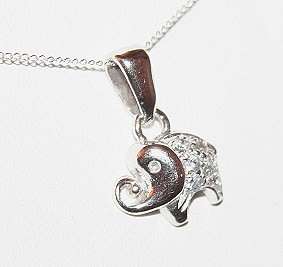 9k / 9ct white gold Pendant: Elephant & simulated diamonds. Ready for you. Last one!