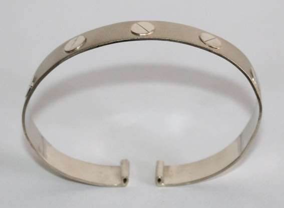 9k / 9ct white gold Designer BANGLE  a refined, unisex STUNNER!