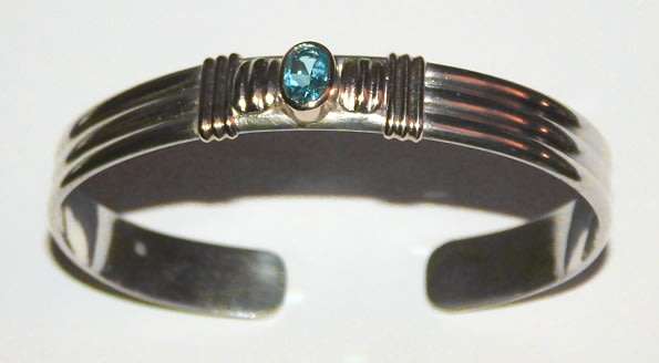 Sterling silver, 9k / 9ct yellow gold & blue topaz designer ridged BANGLE. Ready for you. Last one!