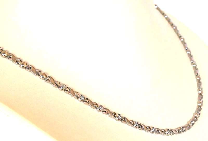 9k / 9ct white gold Necklace, simulated diamonds HIGH END. Ready for you. Last one!
