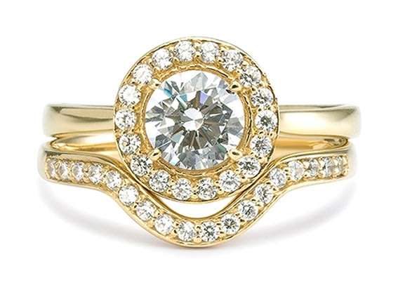 9k / 9ct yellow gold Engagement or Dress halo RING: simulated diamonds