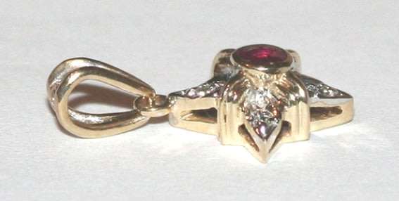 9k / 9ct gold, ruby & diamond star PENDANT. Ready for you. Last one!