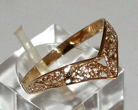 9k / 9ct gold Filigree Wishbone RING. Ready for you. Last one!