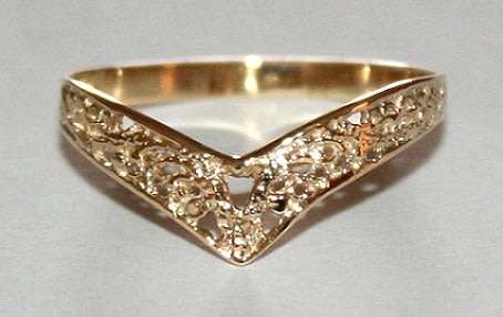 9k / 9ct gold Filigree Wishbone RING. Ready for you. Last one!