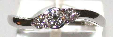 18k / 18ct white gold Trilogy CZ wave RING. Ready for you. Last one!