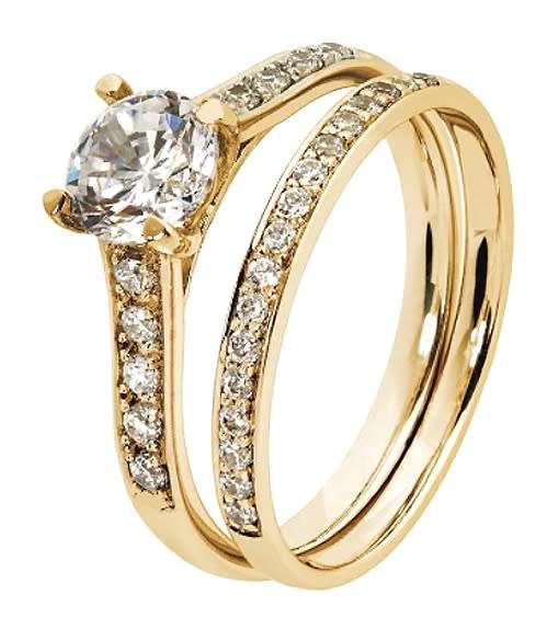 9k / 9ct gold Engagement or Dress RING: simulated diamonds