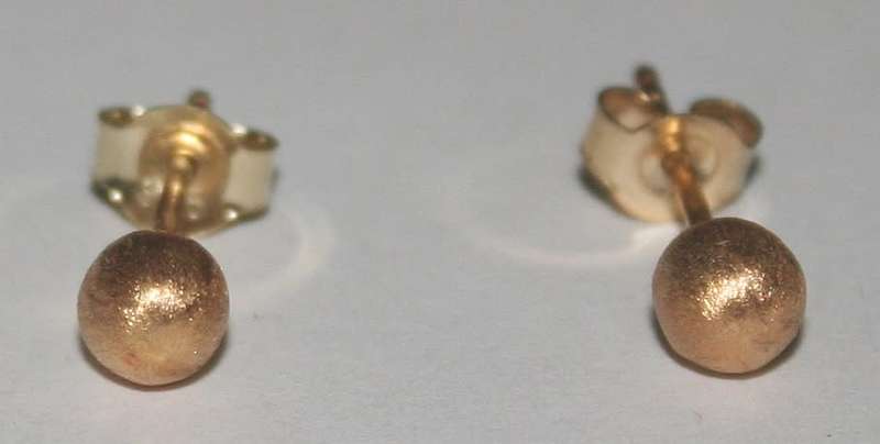 19.2k / 19.2ct Portuguese rose gold 5mm ball stud EARRINGS. Ready for you. Last pair!