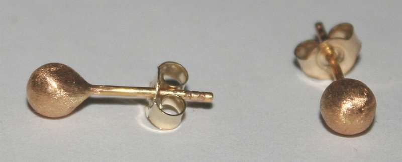 19.2k / 19.2ct Portuguese rose gold 5mm ball stud EARRINGS. Ready for you. Last pair!