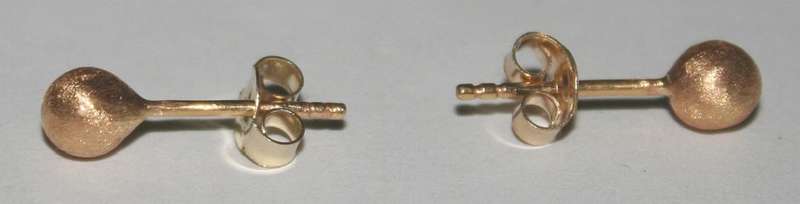 19.2k / 19.2ct Portuguese rose gold 5mm ball stud EARRINGS. Ready for you. Last pair!