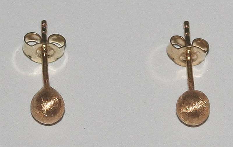 19.2k / 19.2ct Portuguese rose gold 5mm ball stud EARRINGS. Ready for you. Last pair!