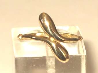 9ct gold Crossover Ring