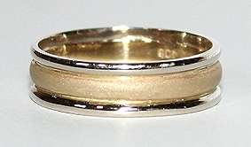 9k / 9ct yellow & white gold Designer BAND: 6mm, size R, S or T