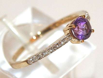 REDUCED MADLY - 9ct gold RING: Amethyst & diamonds