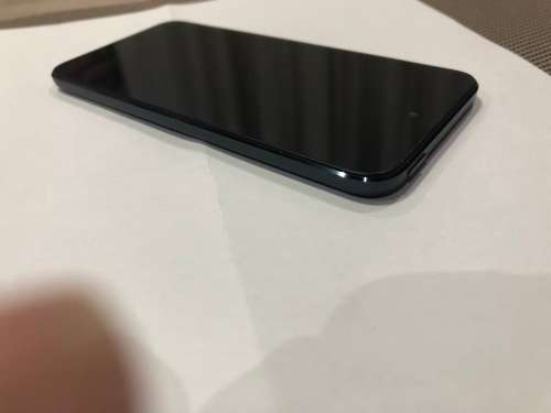 Apple iPod 5th Generation 64GB (Retina display) **BOXED**