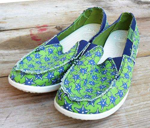 Green canvas Crocs espadrilles with blue starfish, looks unused