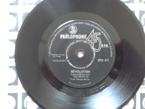 The Beatles - Revolution / Hey Jude  ( 1968 SA released 7` single VG+ / VG+ )