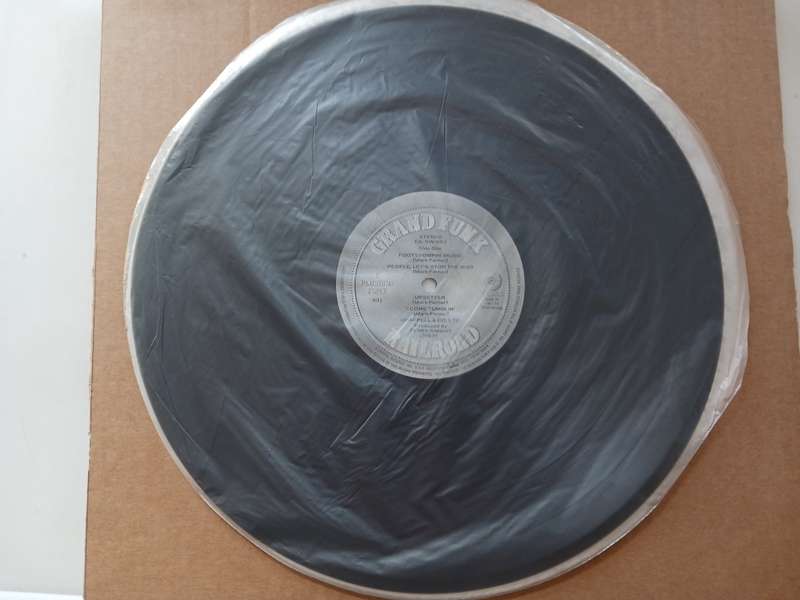 Grand Funk Railroad - E Pluribus Funk ( scarce 1971 UK released LP,round sleeve. )