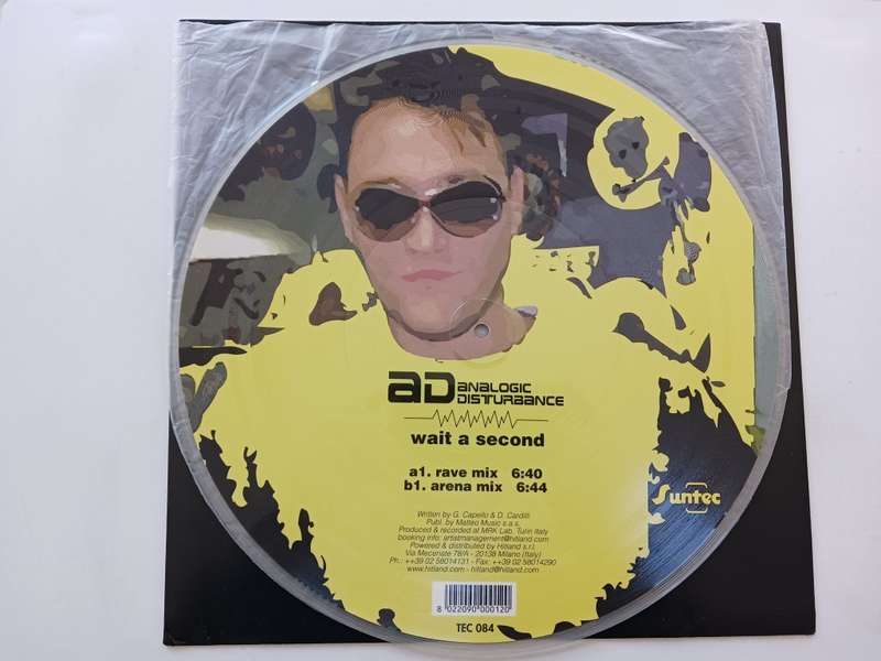 Analogic Disturbance - Wait A Second  ( 2003 Italian release 12" 45 RPM, vinyl, Picture Disc )