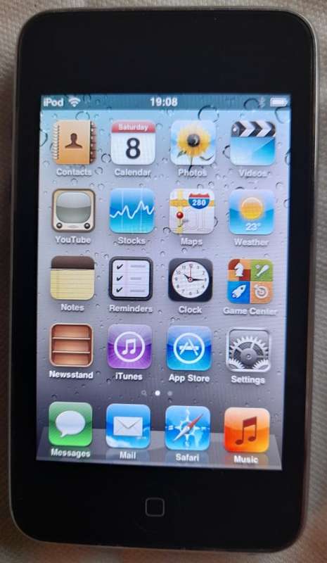 GENUINE APPLE  Apple iPod | 3Rd Generation | 32GB | MC008ZP - A1318