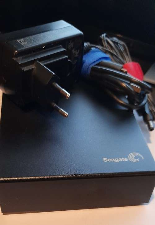 *** Massive *** 3TB - Seagate 3.5`  USB 3 - Expansion Desktop Drive - Like New