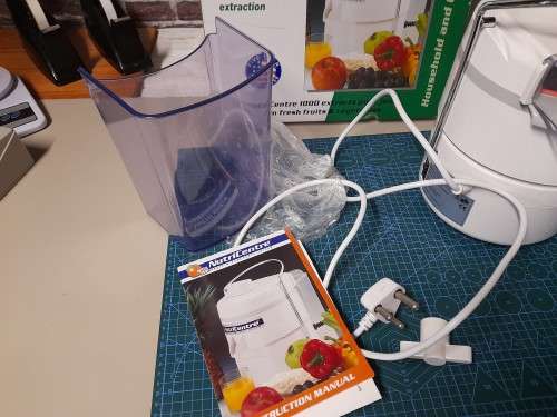 Boxed - NutrCentre 1000 Juicer - Currently Selling for R4895-