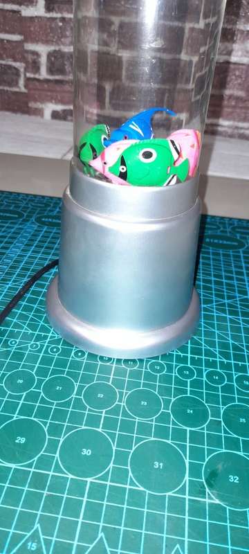 Bubbling Swimming Fish Lamp - Working Condition