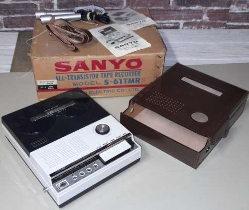 Boxed 1960`s Sanyo Portable S61TMR Reel to Reel Recorder with all original Accessories & Manuals