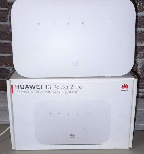 Boxed - Huawei 4G Router 2 Pro - Model :- B612-233 in like new condition and perfect working order.