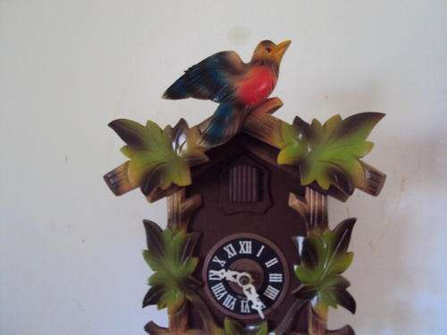CUCKOO CLOCK HAND PAINTED LIKE NEW