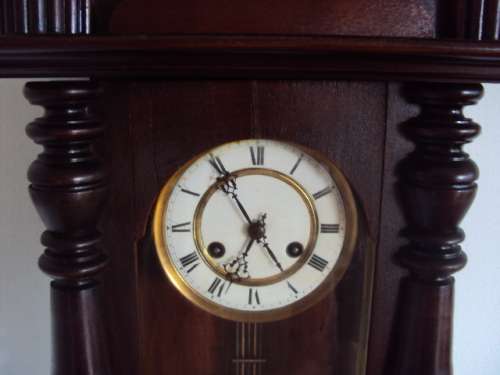 ANTIQUE GERMAN WALL CLOCK CIRC 1890