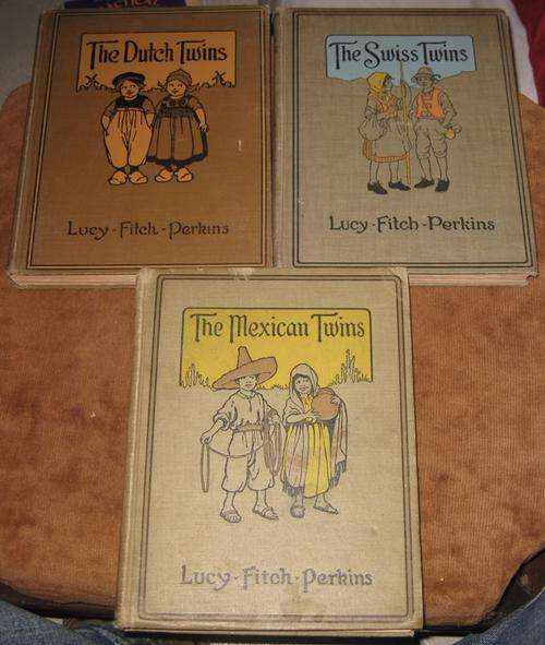 8 X "TWINS BOOKS" BY WELL KNOWN WRITTER, VERY COLLECTABLE