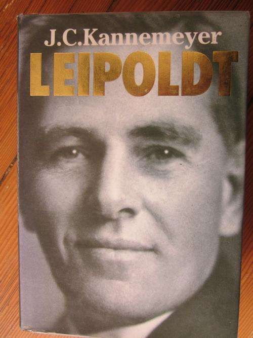 Leipoldt- JC Kannemeyer -n lewensverhaal -ex bib boek in uitstekende toestand