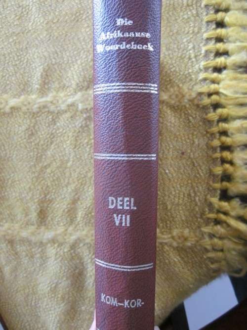 Die Afrikaanse Woordeboek-Deel VII-KOM tot KOR Staatsdrukker(Woordeboek van die Afrikaanse Taal)