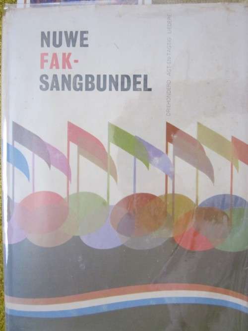 Die Nuwe FAK Sangbundel-stofomslag is redelik verweerd