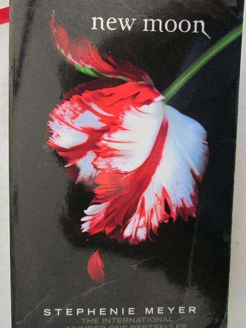New Moon - Stephenie Meyer - paperback