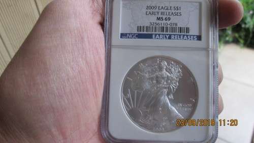 HIGHLY COLLECTIBLE 2009 SILVER EAGLE NGC MS69 EARLY RELEASE