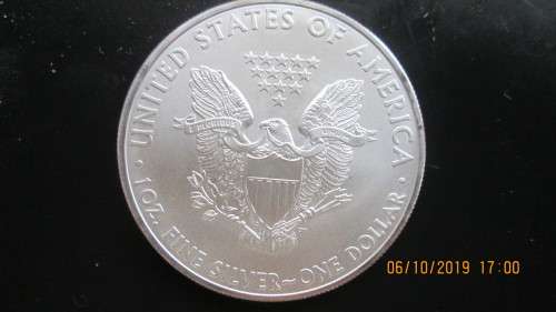 HIGHLY COLLECTIBLE 2011 SILVER EAGLE UNC 1 OF 2